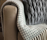 Wolldecke / Plaid aus Merinowolle Burel Factory 'Azulejo Mini' hellgrau 130x180