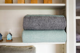 Wolldecke / Plaid aus Wolle Tweedmill 'Fishbone 2 Stripe' Slate & Ocean 150x183