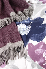 Wolldecke / Plaid aus Wolle Arctic 'Track' plum 130x200