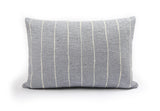 Wollkissen / Kissenbezug aus Wolle 'Aigul' Geo graublau gestreift 60x40