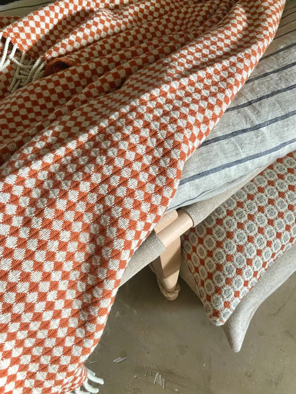 Wolldecke / Plaid aus Merinowolle Burel Factory 'Azulejo Mini' terracotta 130x180
