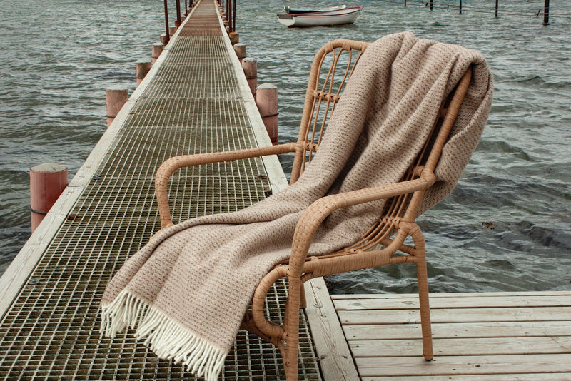 Wolldecke / Plaid aus Wolle Arctic 'Saxo' latte 130x200