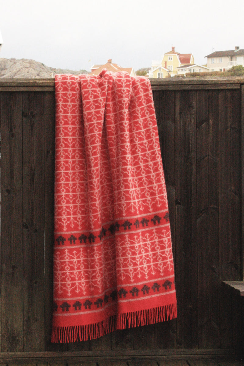 Wolldecke / Plaid aus Merinowolle Öjbro 'Ekshärad' rot 130x220
