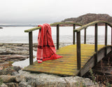 Wolldecke / Plaid aus Merinowolle Öjbro 'Ekshärad' rot 130x220