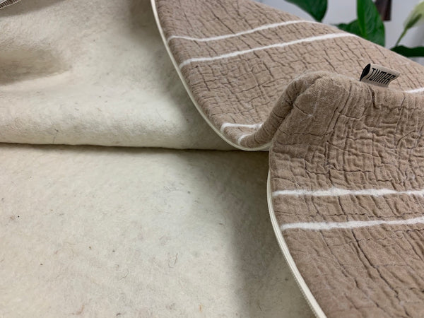 Wollkissen / Kissenbezug aus Wolle Tumar 'Aigul' Natur beige gestreift 60x40