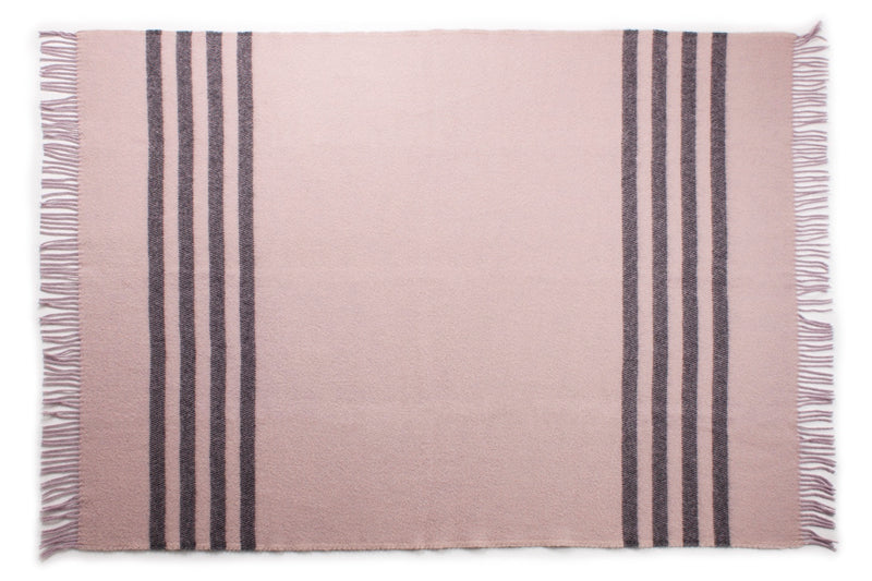 Wolldecke / Plaid aus Wolle Arctic 'Retro' syren 130x200