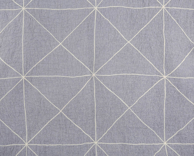 Handgefertigte Wolldecke / Große Tagesdecke aus Wolle Tumar 'Aigul' Geo graublau 225x240